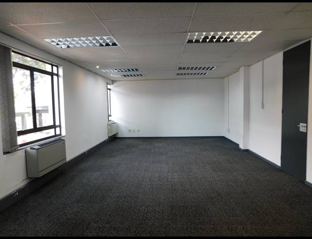 60M² OFFICE TO LET IN HYDE PARK